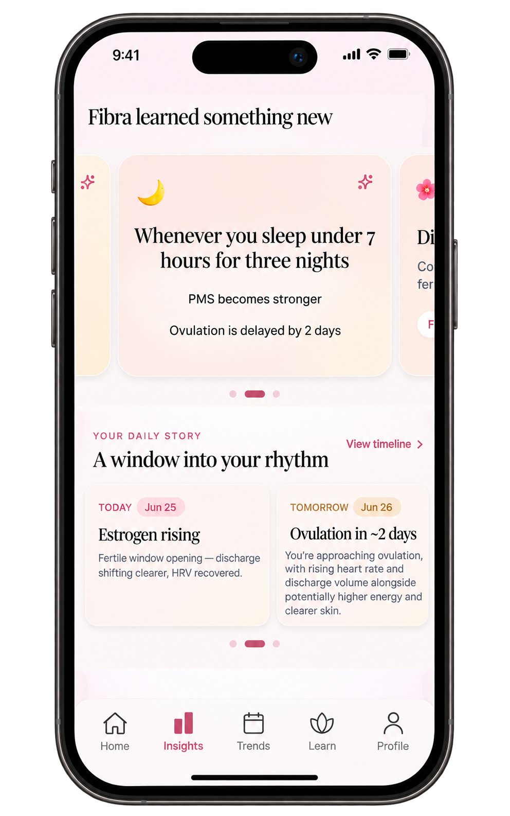 Fibra app screen showing predicted period, fertile window and cycle patterns